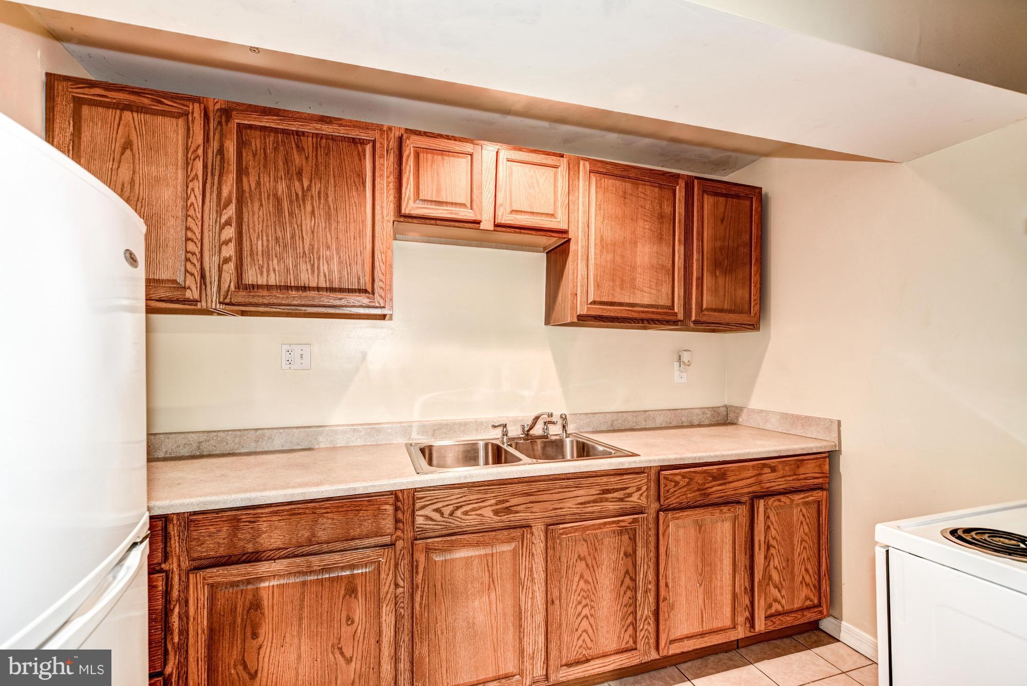 9832 Farm Pond Road Laurel, MD 20708 - Photo 28 of 30 Kitchenette