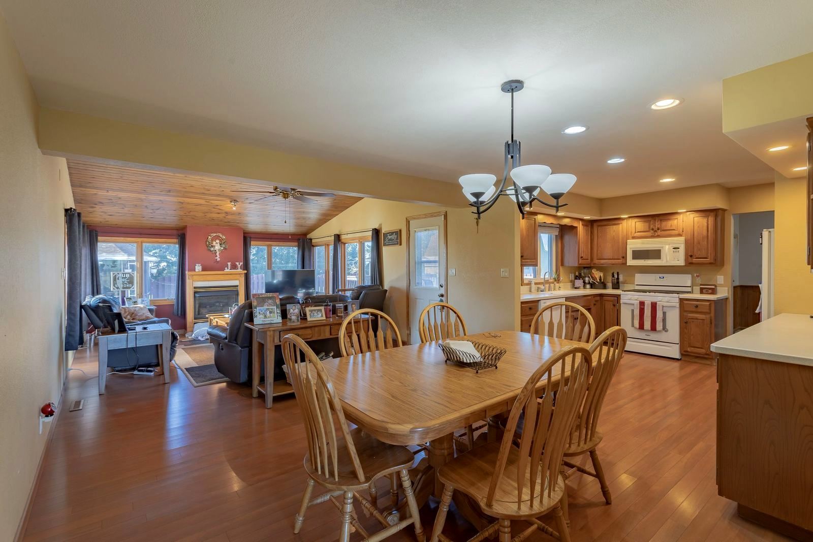 3920 South Center Road Rochelle, IL 61068 - Photo 9 of 57