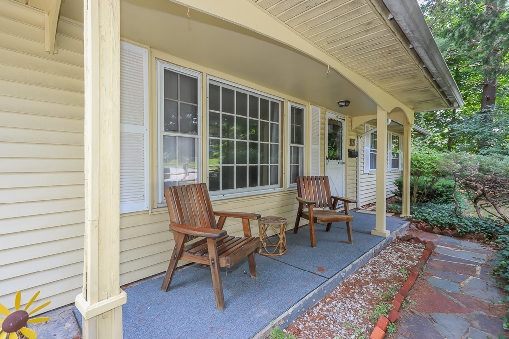 22 Hamilton Road Peabody, MA 01960 - Photo 3 of 22 Gallery Image 3