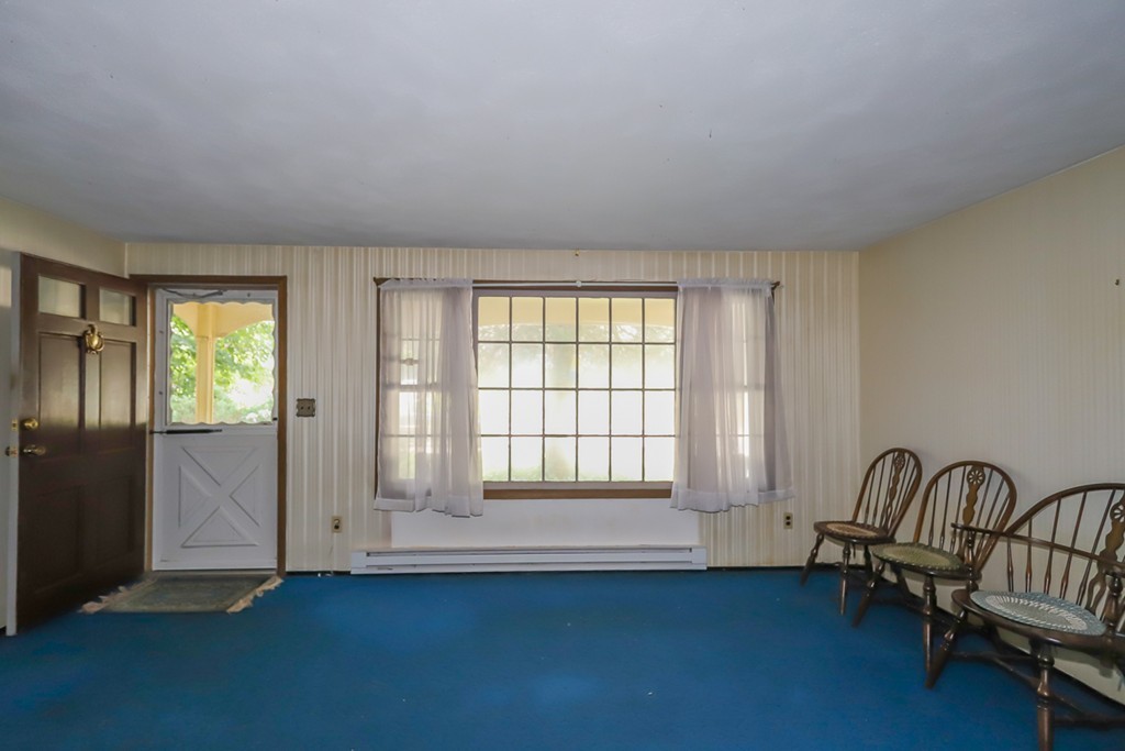 22 Hamilton Road Peabody, MA 01960 - Photo 4 of 22 Gallery Image 4