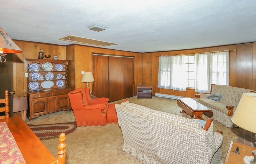 22 Hamilton Road Peabody, MA 01960 - Photo 7 of 22 Gallery Image 7