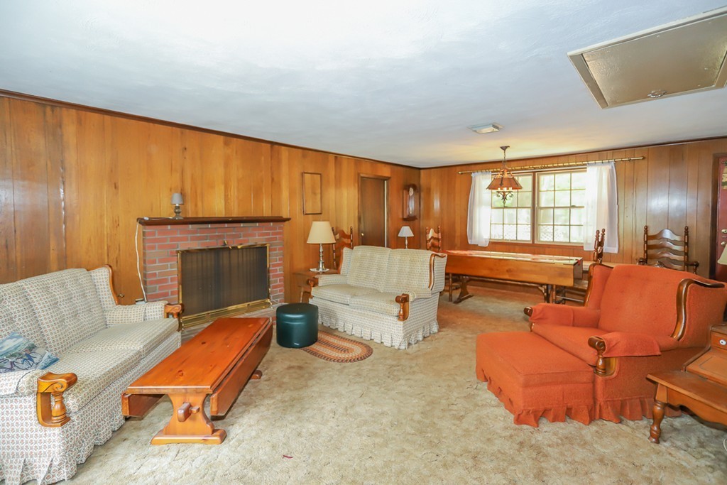 22 Hamilton Road Peabody, MA 01960 - Photo 8 of 22 Gallery Image 8