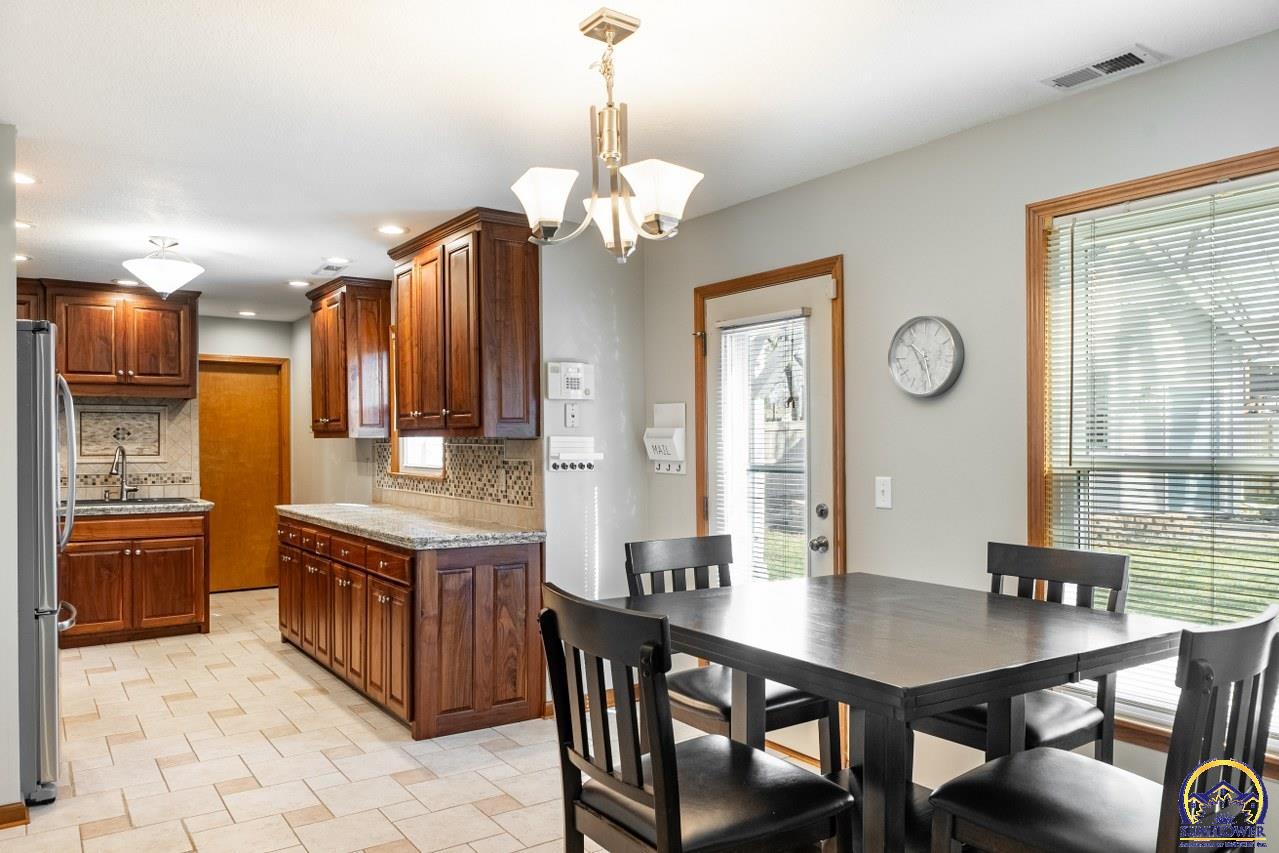 724 Eldridge Street Lawrence, KS 66049 - Photo 18 of 52