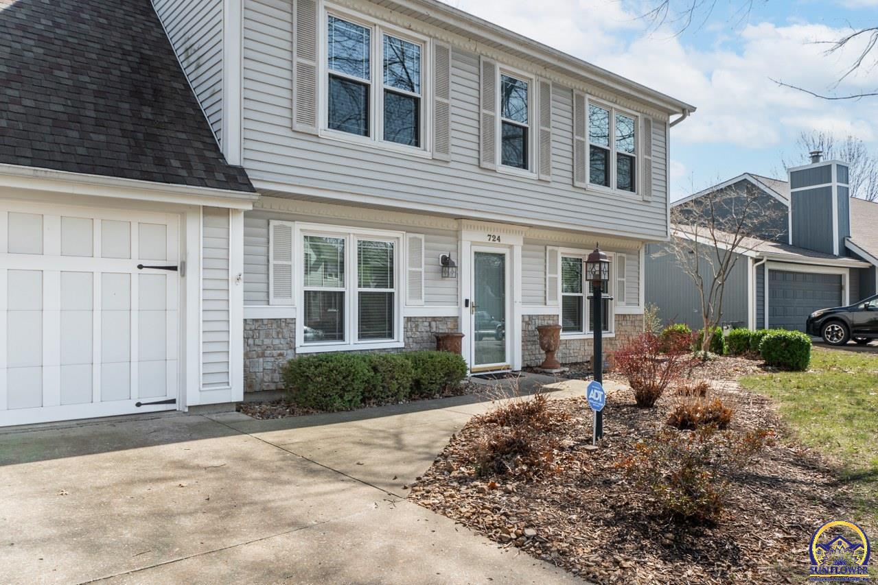 724 Eldridge Street Lawrence, KS 66049 - Photo 3 of 52