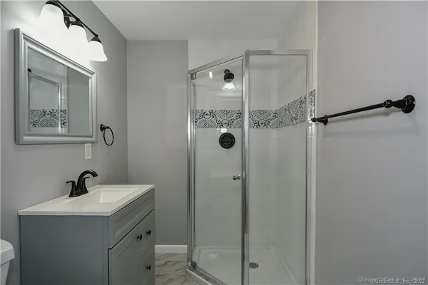 $2,800 | 10 North Cobblers Court, East Lyme, CT 06357