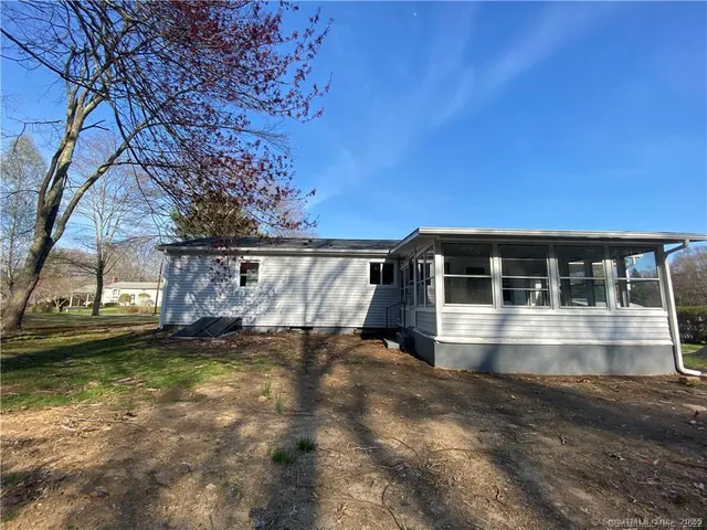 $2,900 | 10 North Cobblers Court, East Lyme, CT 06357