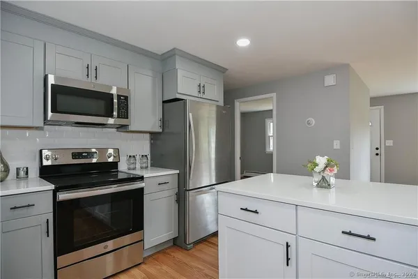 $2,800 | 10 North Cobblers Court, East Lyme, CT 06357