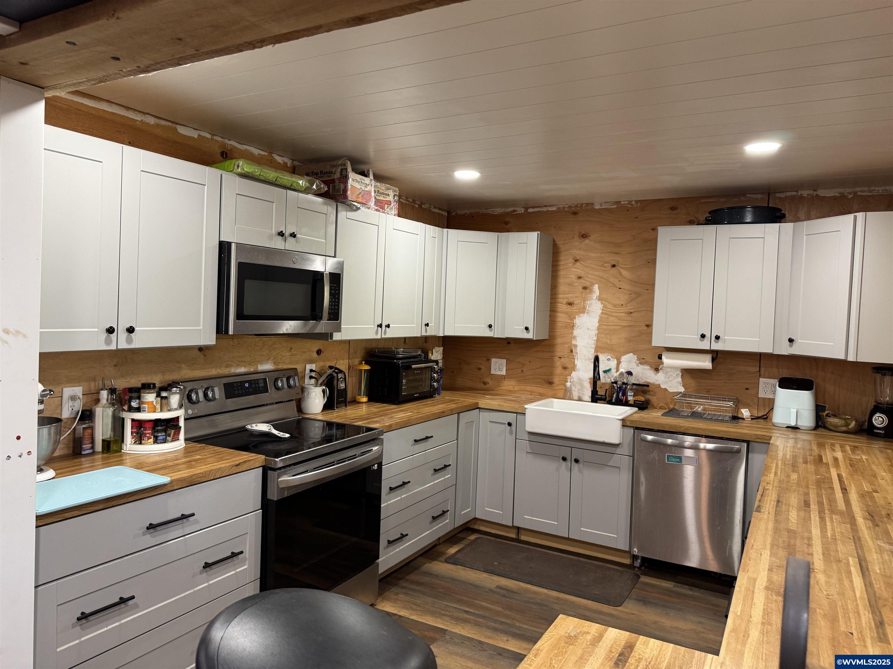 2090 Davis Road South Salem, OR 97306 - Photo 17 of 20 Gallery Image 17