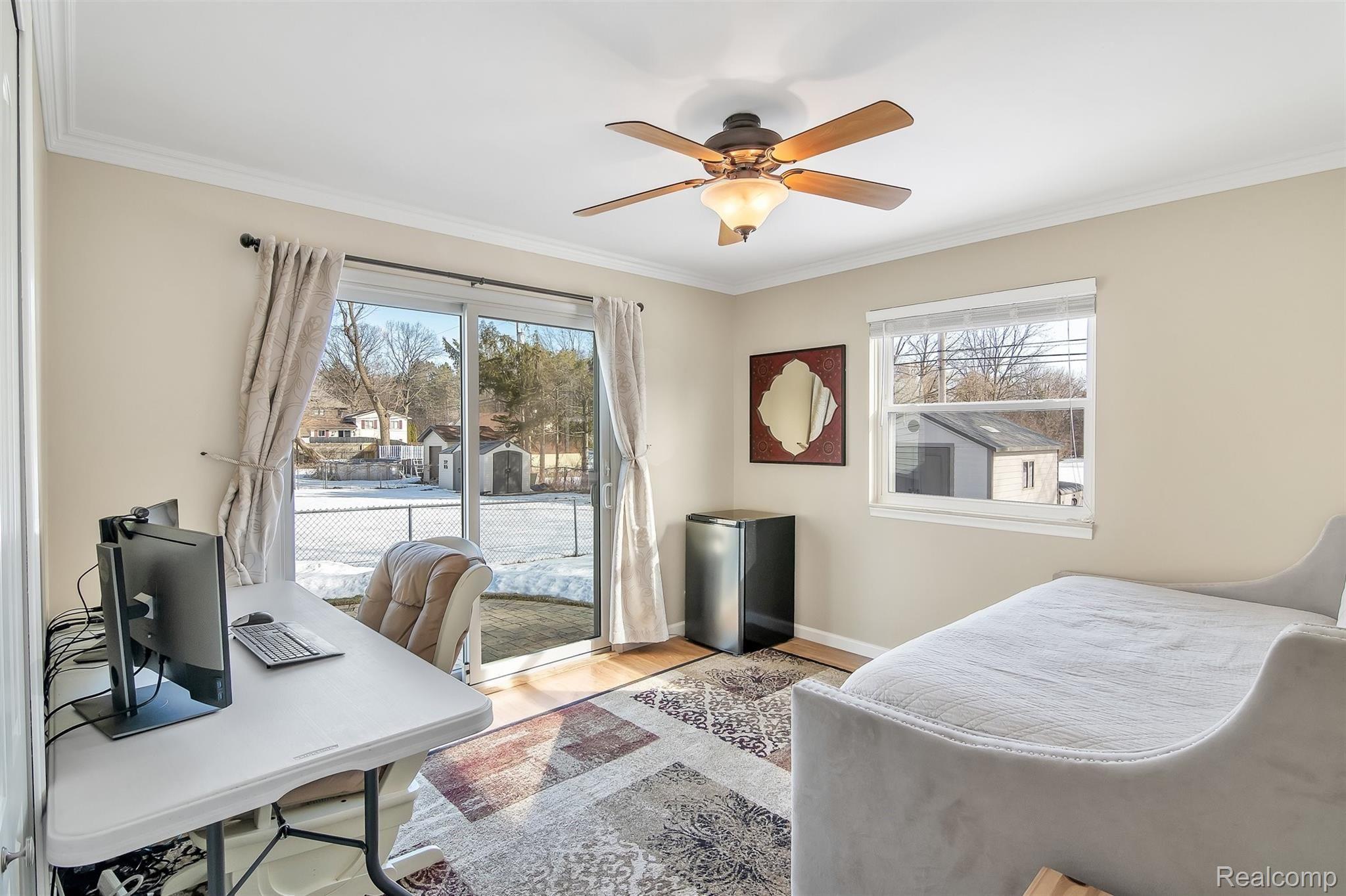 3677 Dearborn Avenue Rochester, MI 48309 - Photo 17 of 28 17-3677 Dearborn Ave-windowstill-real-estate-photography-17.jpg