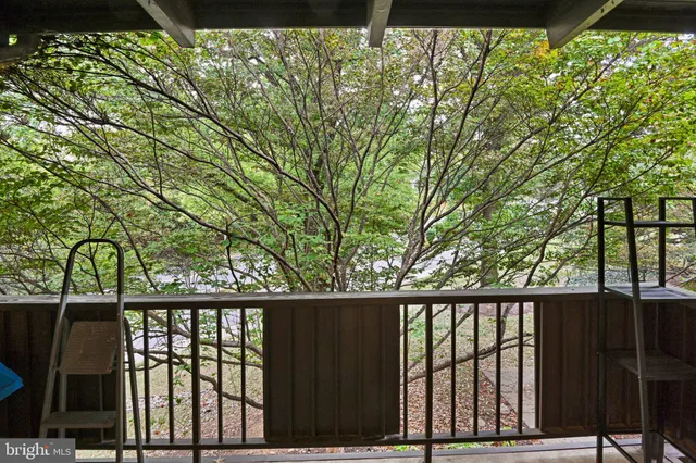 $1,995 | 7857 Enola Street, Unit 208, McLean, VA 22102