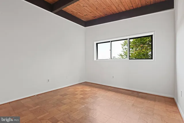 $1,995 | 7857 Enola Street, Unit 208, McLean, VA 22102