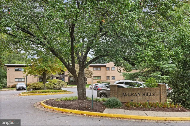 $1,995 | 7857 Enola Street, Unit 208, McLean, VA 22102
