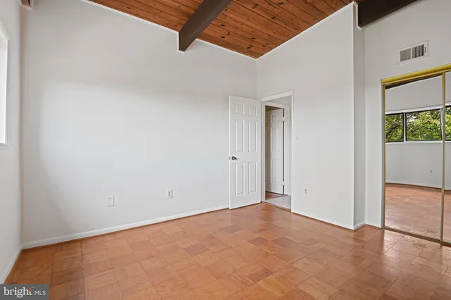 $1,995 | 7857 Enola Street, Unit 208, McLean, VA 22102