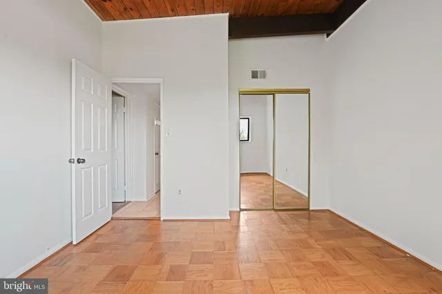 $1,995 | 7857 Enola Street, Unit 208, McLean, VA 22102