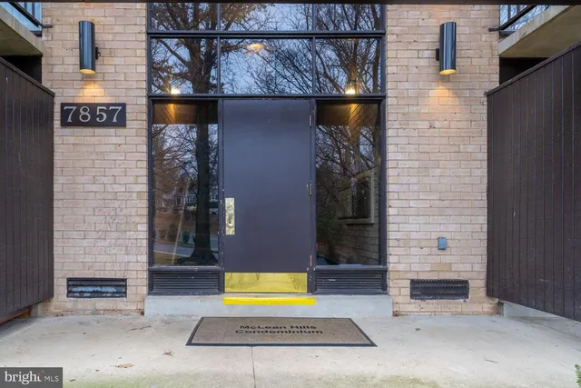 $1,995 | 7857 Enola Street, Unit 208, McLean, VA 22102