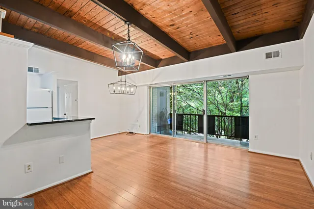 $1,995 | 7857 Enola Street, Unit 208, McLean, VA 22102