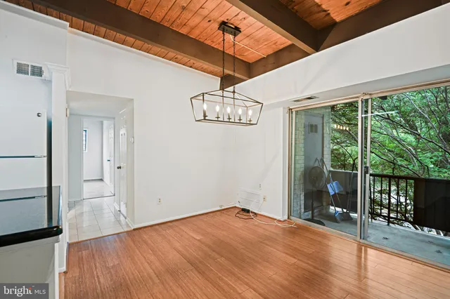 $1,995 | 7857 Enola Street, Unit 208, McLean, VA 22102