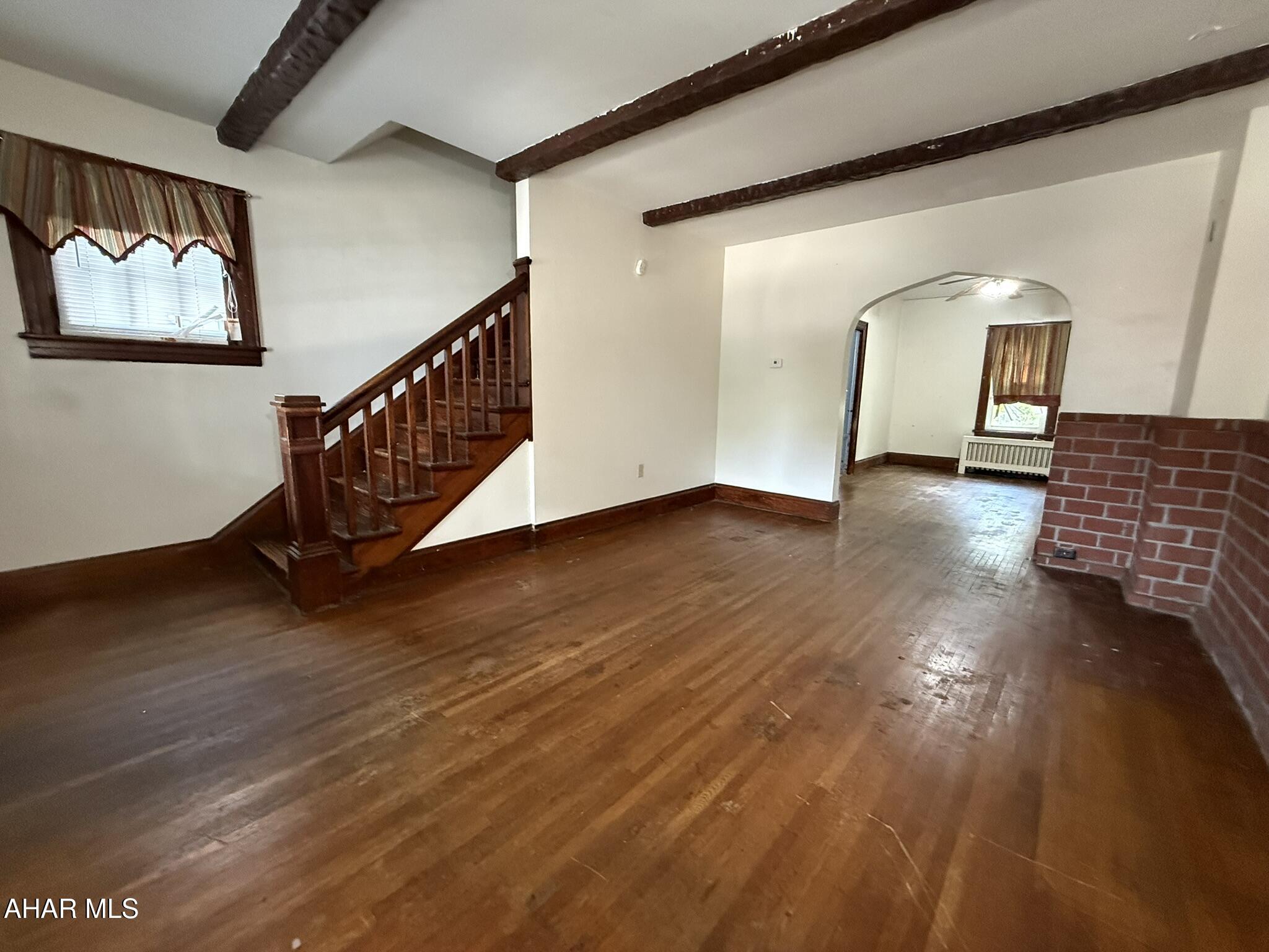 527 Moore Street Huntingdon, PA 16652 - Photo 3 of 18