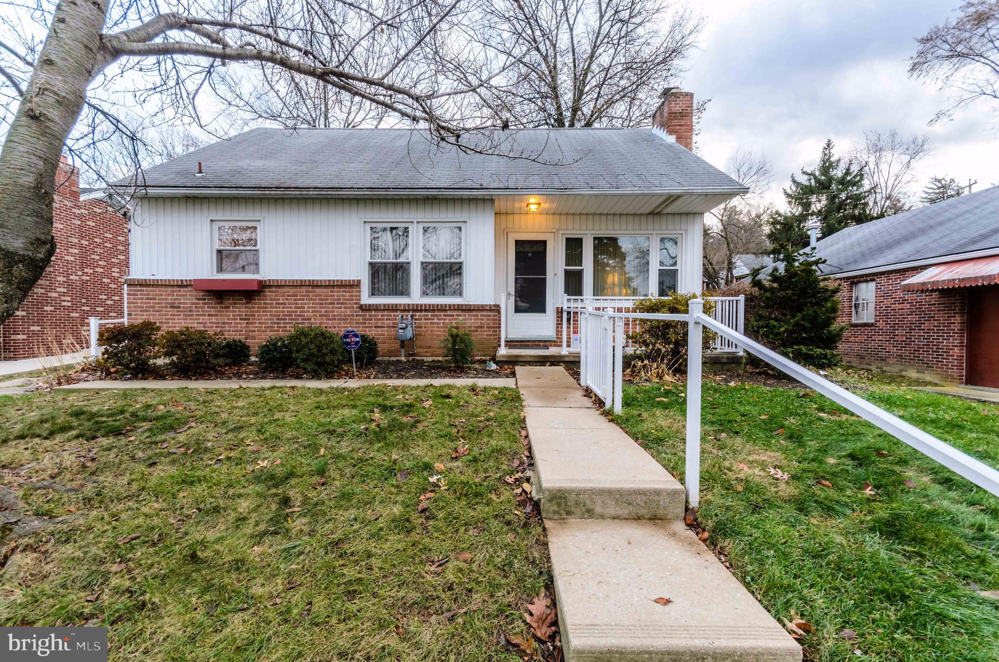 414 Creston Road York, PA 17403 - Photo 1 of 25 Gallery Image 1