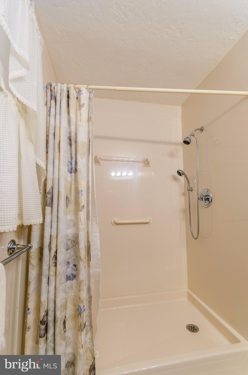 414 Creston Road York, PA 17403 - Photo 15 of 25 Gallery Image 15