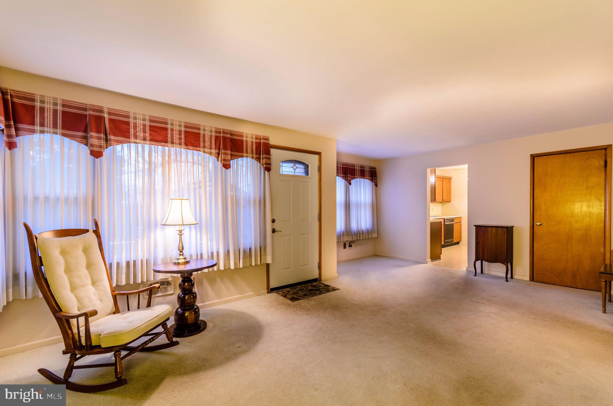414 Creston Road York, PA 17403 - Photo 6 of 25 Gallery Image 6