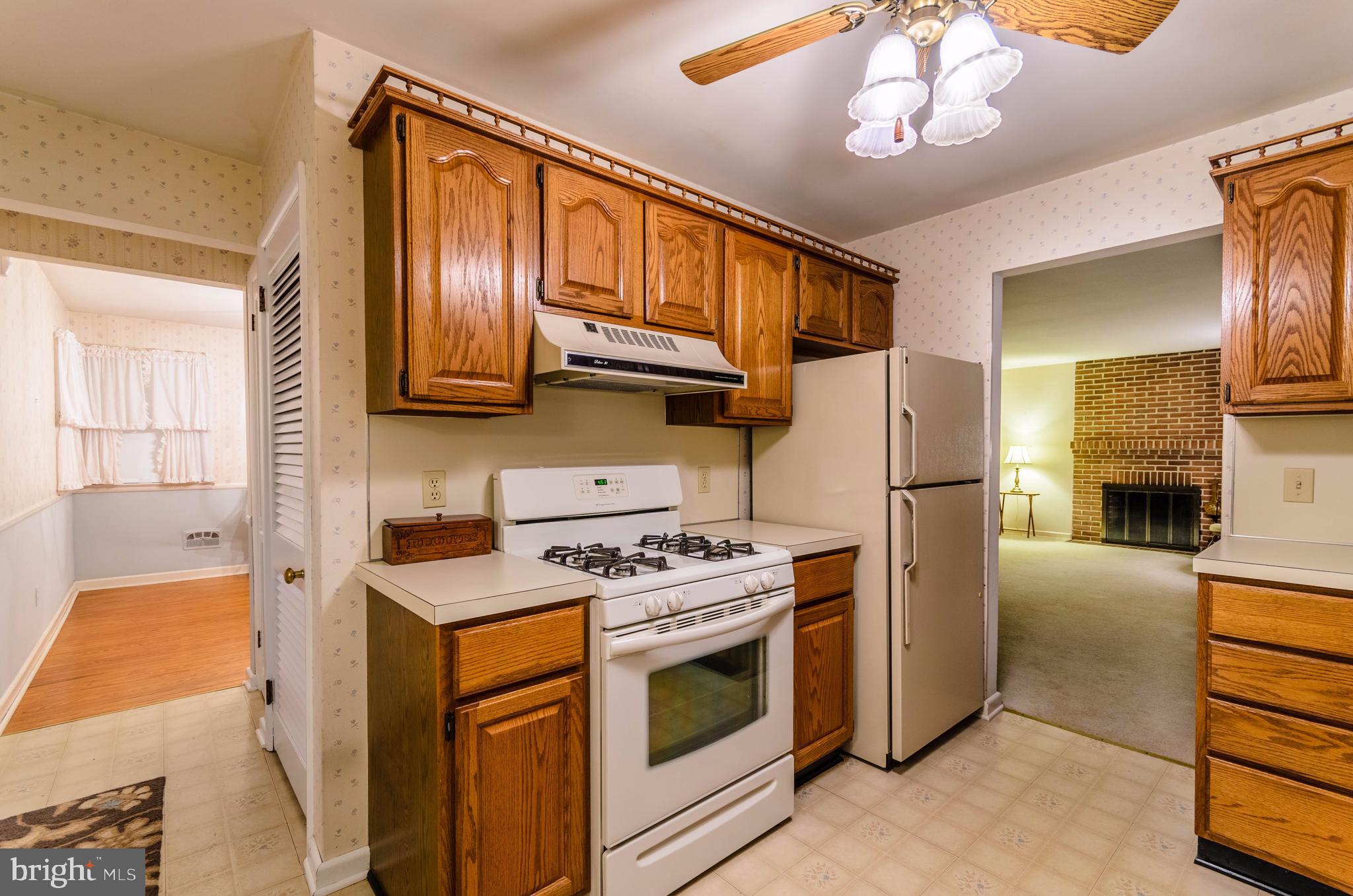 414 Creston Road York, PA 17403 - Photo 9 of 25 Gallery Image 9