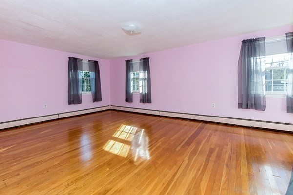 286 Moosehill Road Walpole, MA 02032 - Photo 16 of 31 Gallery Image 16