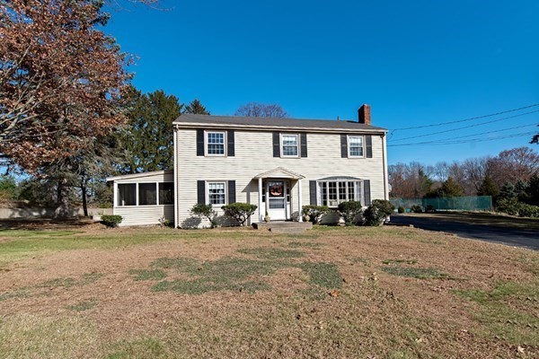 286 Moosehill Road Walpole, MA 02032 - Photo 2 of 31 Gallery Image 2