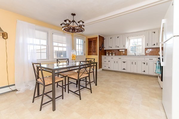 286 Moosehill Road Walpole, MA 02032 - Photo 7 of 31 Gallery Image 7