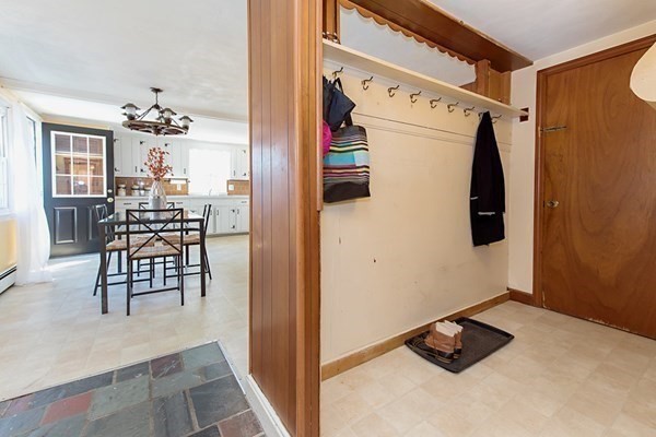 286 Moosehill Road Walpole, MA 02032 - Photo 10 of 31 Gallery Image 10