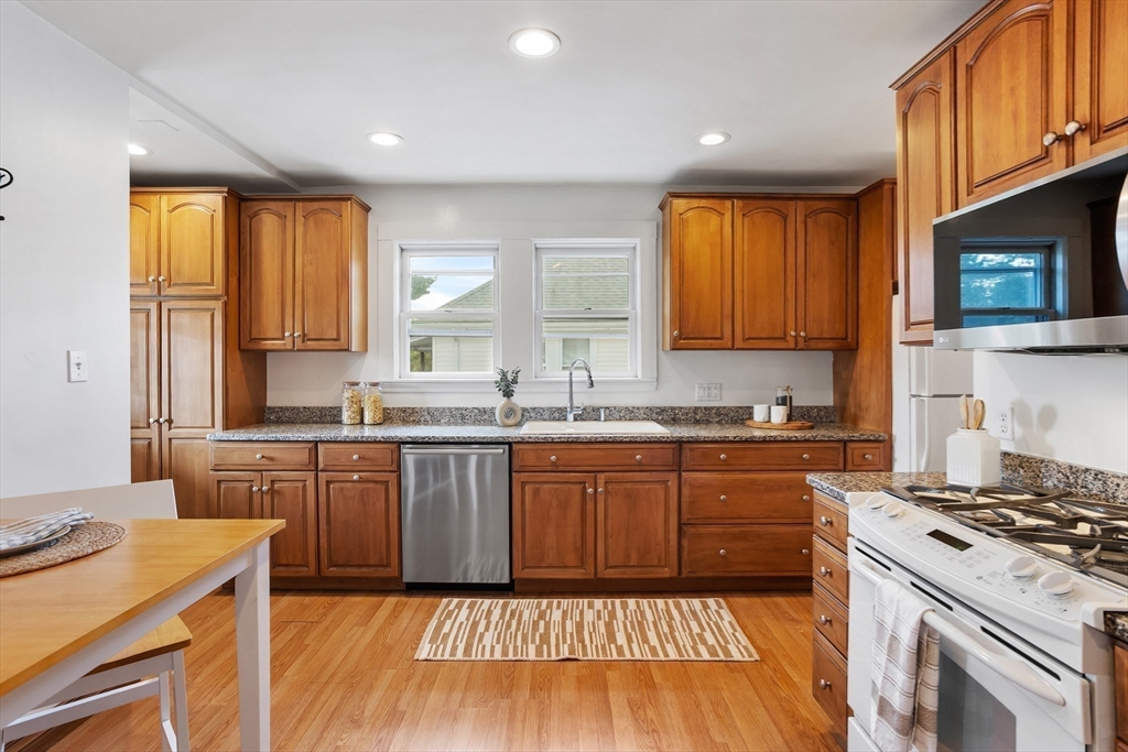 15 Brookdale Road, Unit 15 Arlington, MA 02474 - Photo 6 of 21