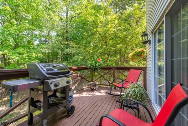 $742,000 | 8 Tomahawk Drive, Wayne, NJ 07470