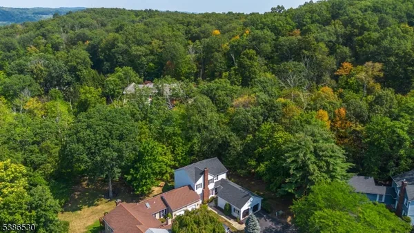 $742,000 | 8 Tomahawk Drive, Wayne, NJ 07470