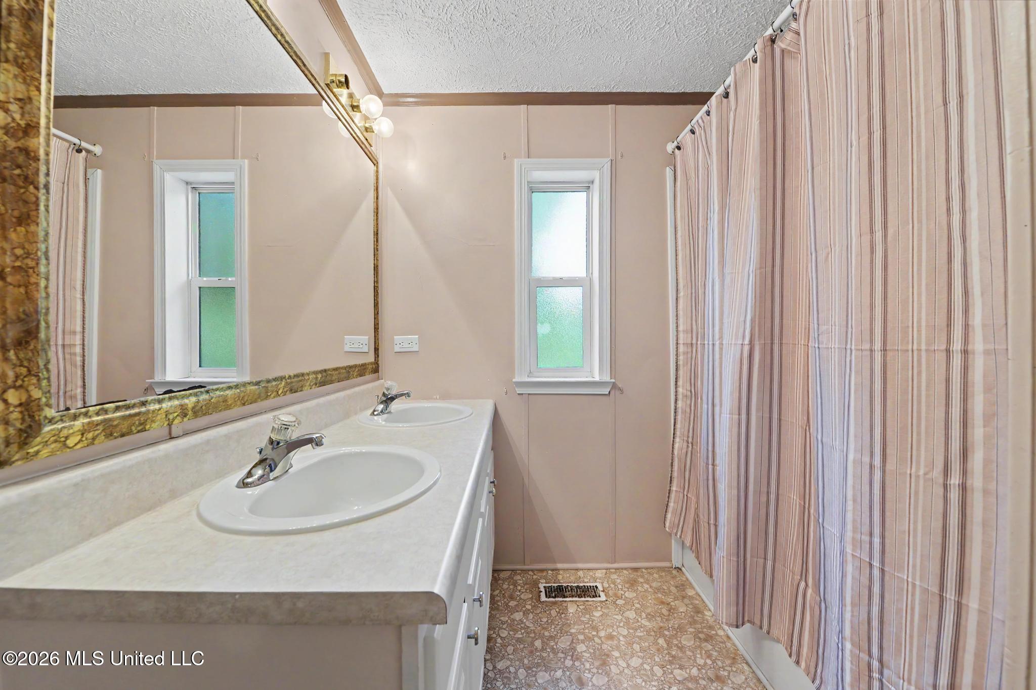 2916 Lee Pierce Road Moss Point, MS 39562 - Photo 22 of 29 022