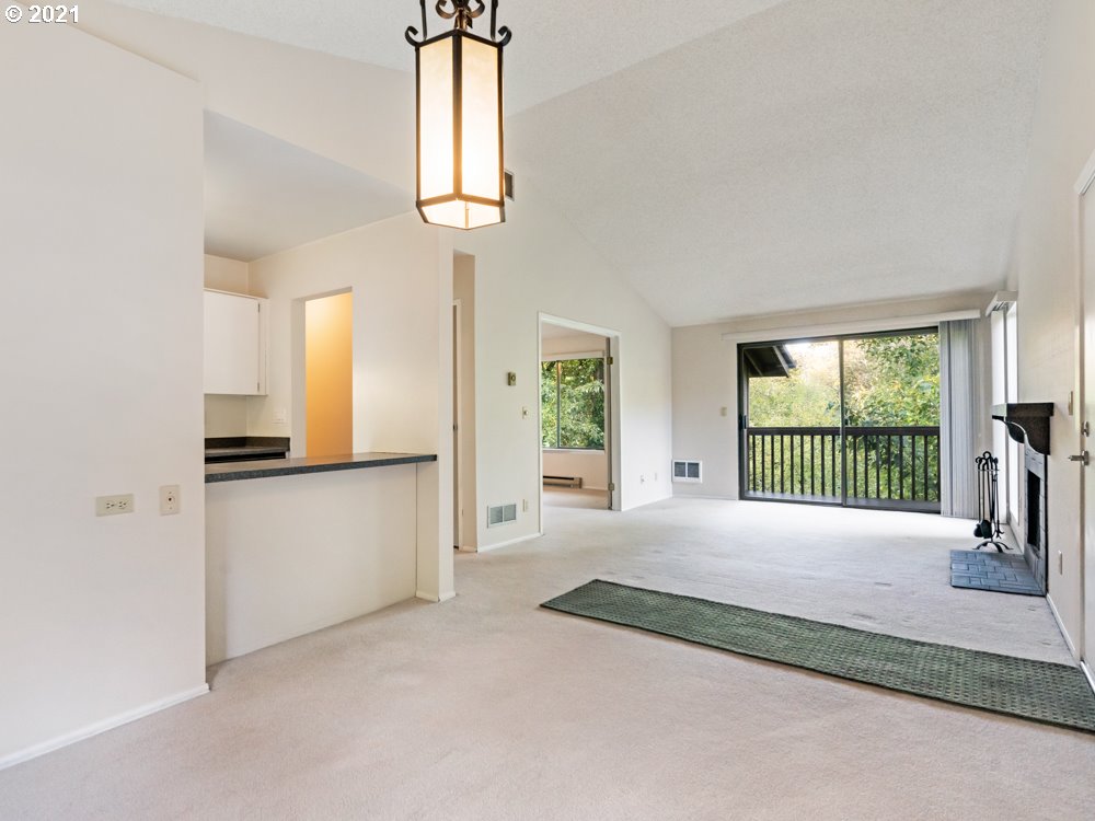 7714 Southwest Barnes Road, Unit A Portland, OR 97225 - Photo 11 of 32 Gallery Image 11