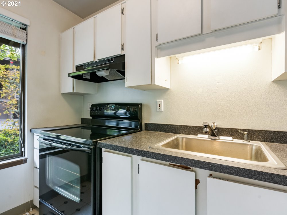 7714 Southwest Barnes Road, Unit A Portland, OR 97225 - Photo 15 of 32 Gallery Image 15