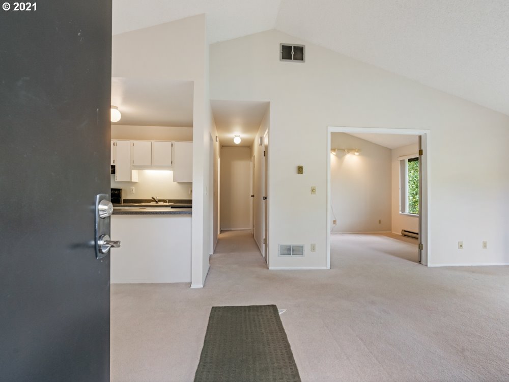 7714 Southwest Barnes Road, Unit A Portland, OR 97225 - Photo 3 of 32 Gallery Image 3