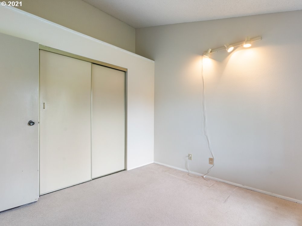 7714 Southwest Barnes Road, Unit A Portland, OR 97225 - Photo 22 of 32 Gallery Image 22