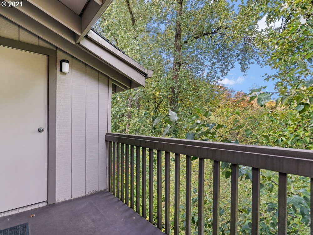 7714 Southwest Barnes Road, Unit A Portland, OR 97225 - Photo 24 of 32 Gallery Image 24