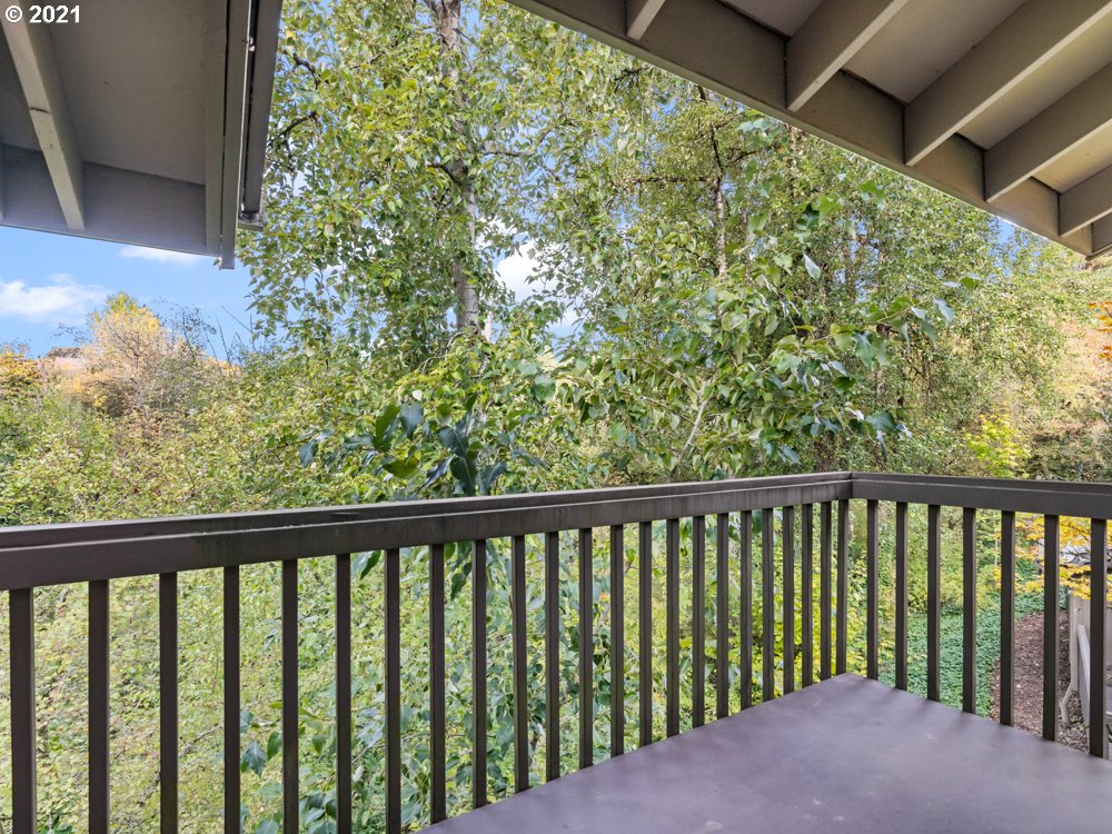 7714 Southwest Barnes Road, Unit A Portland, OR 97225 - Photo 25 of 32 Gallery Image 25