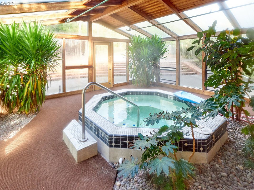 7714 Southwest Barnes Road, Unit A Portland, OR 97225 - Photo 30 of 32 Gallery Image 30