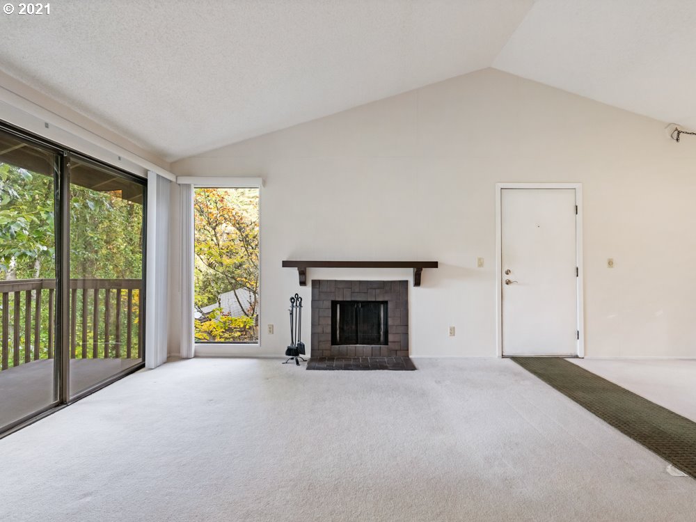 7714 Southwest Barnes Road, Unit A Portland, OR 97225 - Photo 4 of 32 Gallery Image 4