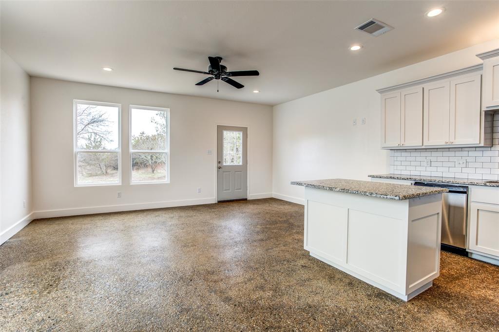 117 Dealva Court Weatherford, TX 76088 - Photo 5 of 22