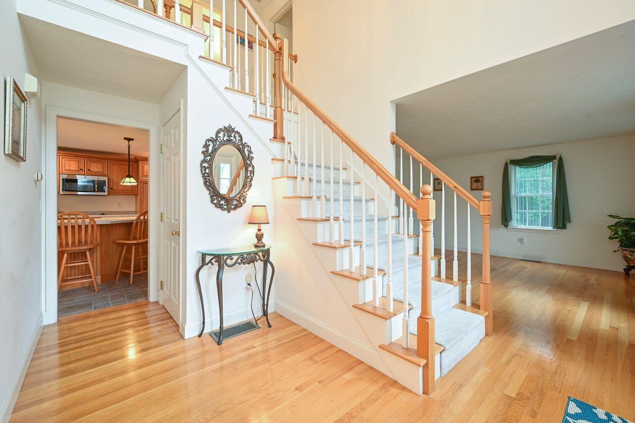 8 Harlow Farm Road Sagamore Beach, MA 02562 - Photo 3 of 39 DSC_7815