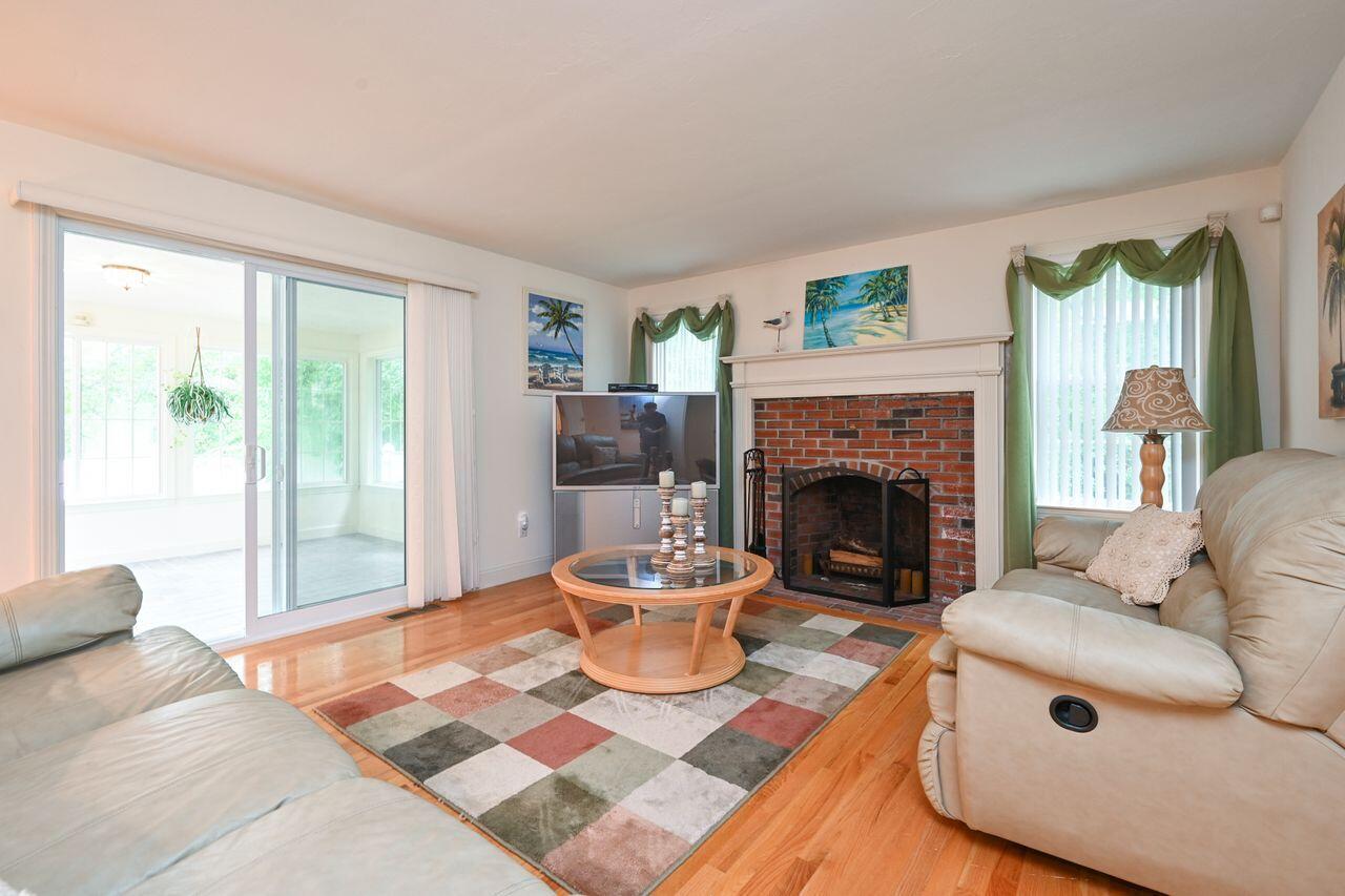 8 Harlow Farm Road Sagamore Beach, MA 02562 - Photo 7 of 39 DSC_7787