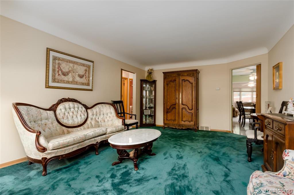 11056 Racine Road Warren, MI 48093 - Photo 4 of 24