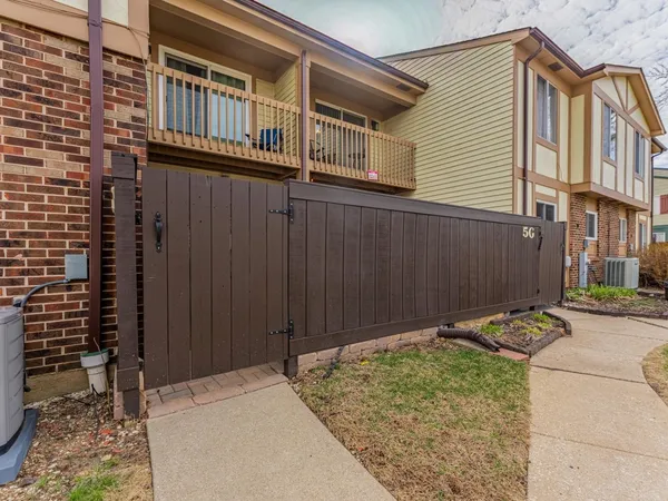 $210,000 | 5 G G Fernwood Drive, Bolingbrook, IL 60440