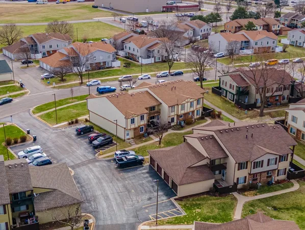 $210,000 | 5 G G Fernwood Drive, Bolingbrook, IL 60440