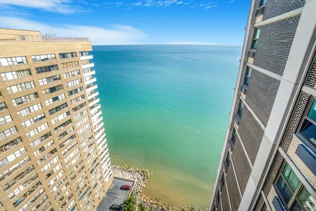 $270,000 | 6147 North Sheridan Road, Unit 27A, Chicago, IL 60660