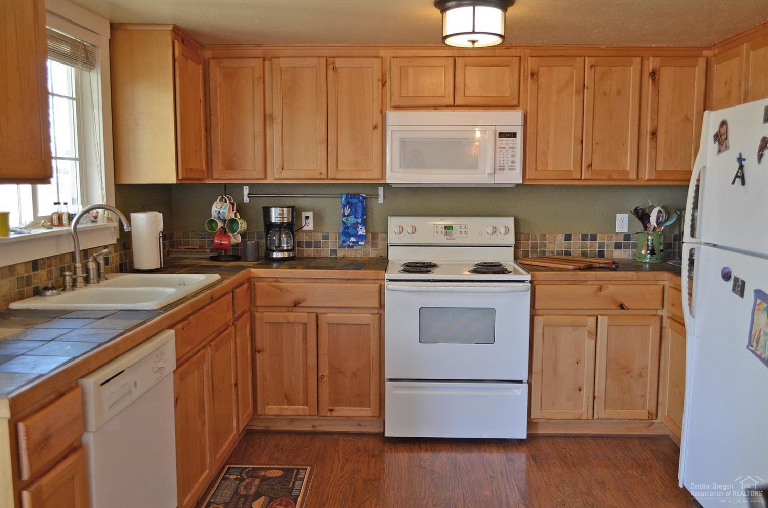 2632 Southwest 24th Street Redmond, OR 97756 - Photo 8 of 24 Additional Photo